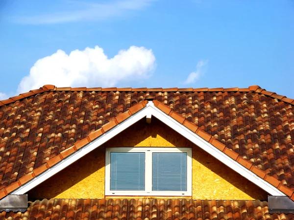 Why a Trusted Roofing and Siding Contractor Near You Matters for Homeowners